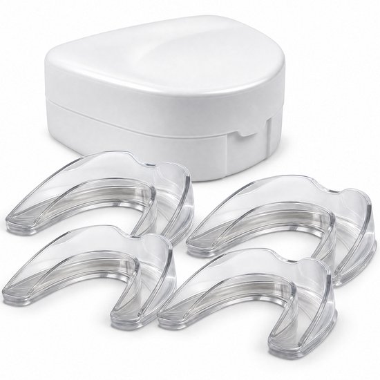 Vier doorzichtige bitjes met een witte opbergdoos.