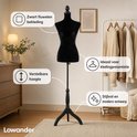 Zwarte paspop met fluwelen bekleding, verstelbare hoogte, ideaal voor kledingpresentatie.