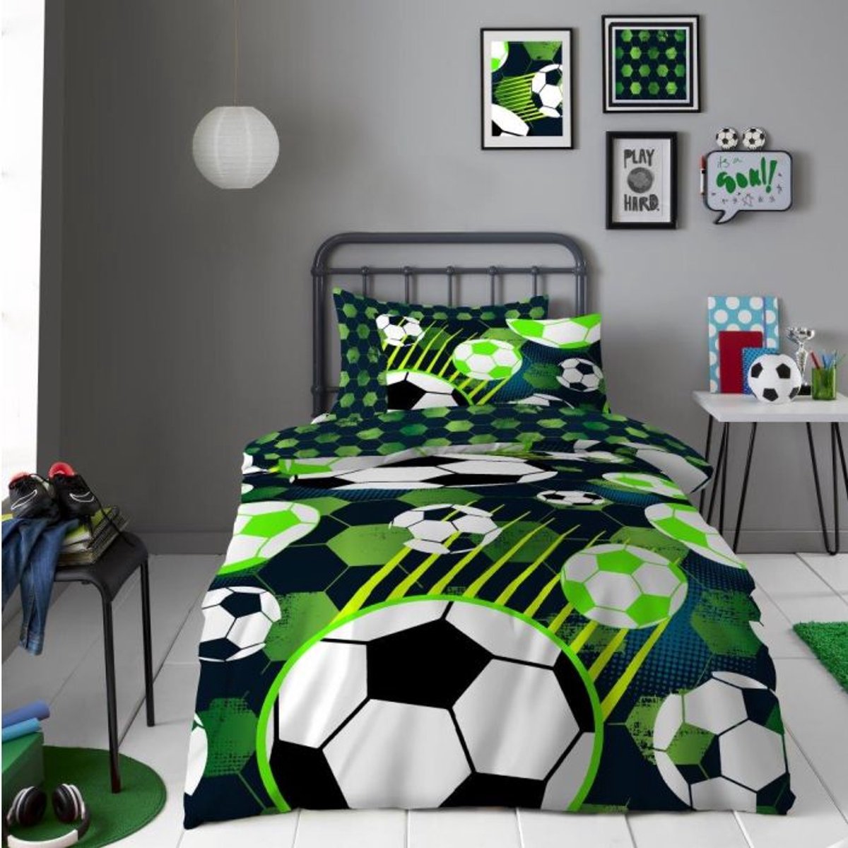 Voetbal Dekbedovertrek - Eenpersoons - Voetballen - Groen - Dekbed - Geschikt voor 140 x 200 cm.