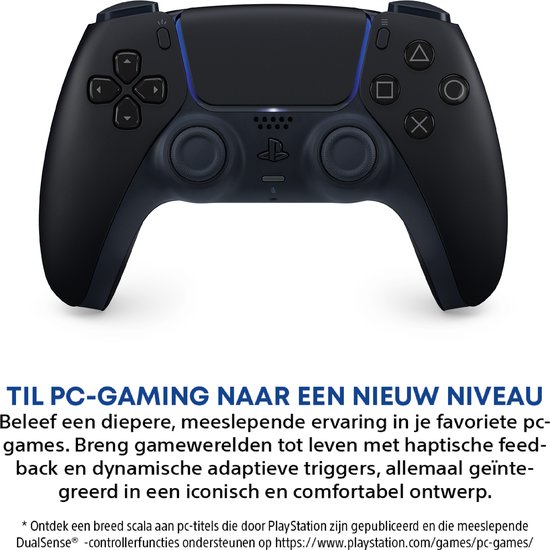 Zwarte DualSense controller met blauwe accenten, op een witte achtergrond, met tekst in het Nederlands.