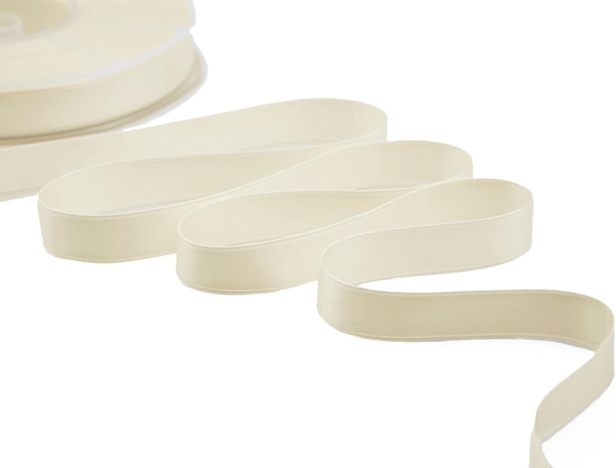 - Dubbel satijnen lint, Italiaanse stof - melk, 16 mm x 25 m