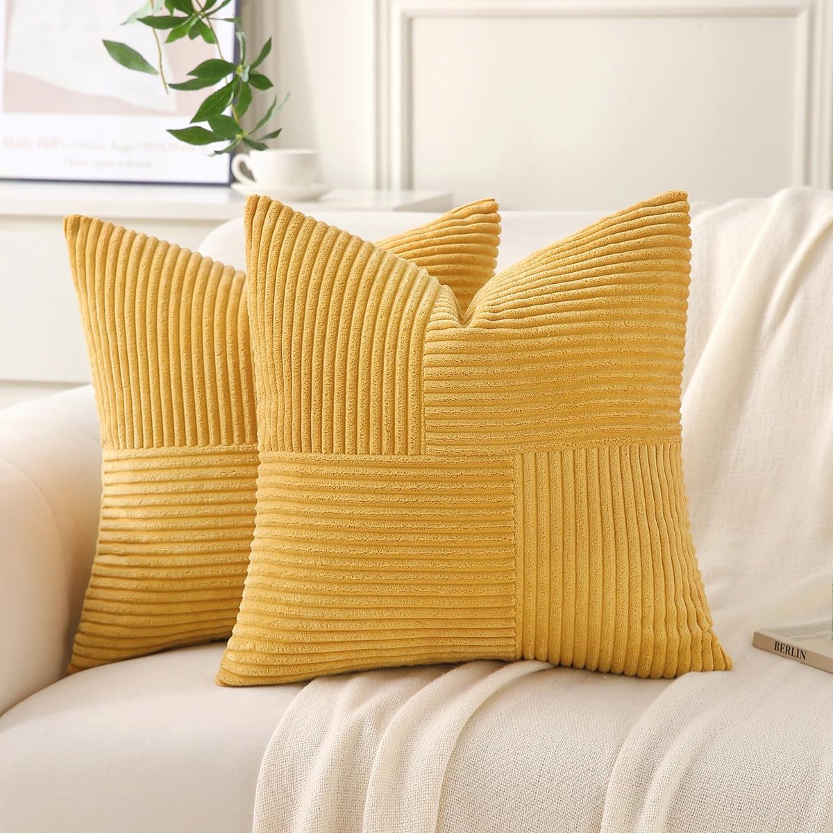 Omgoods - Set van 2 Fluffy Kussenhoezen 55 x 55 cm in Geel