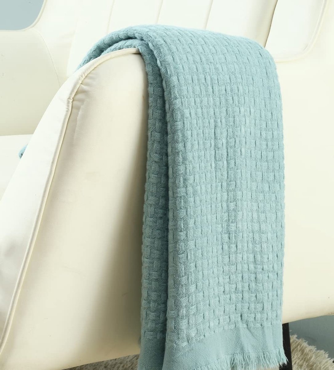 Omgoods - Gehaakte Deken voor Bank en Bed - Lichtgewicht en Warm in Teal Blauw (127x152 cm)
