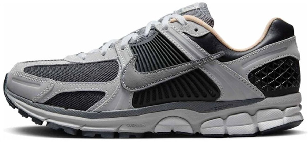 Nike Zoom Vomero 5 Dark Smoke Vachetta Zwart