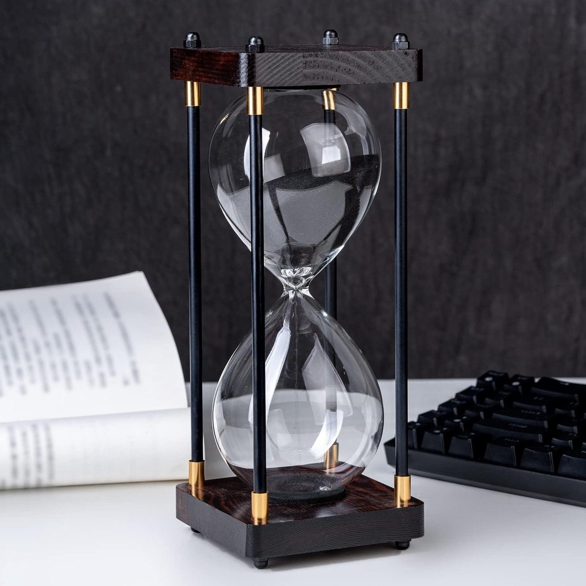 Zandloper 30 minuten - Houten timer - Tijd bijhouden - FSC-gecertificeerd hout - 25 cm hoog - Zwart zand