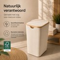 Beige wasmand met bamboe accenten. Gemaakt van duurzame materialen, met FSC-certificaat voor verantwoord bosbeheer.