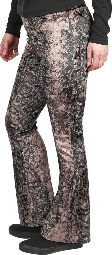 Flared legging met slangenprint in zwart, bruin en beige tinten.