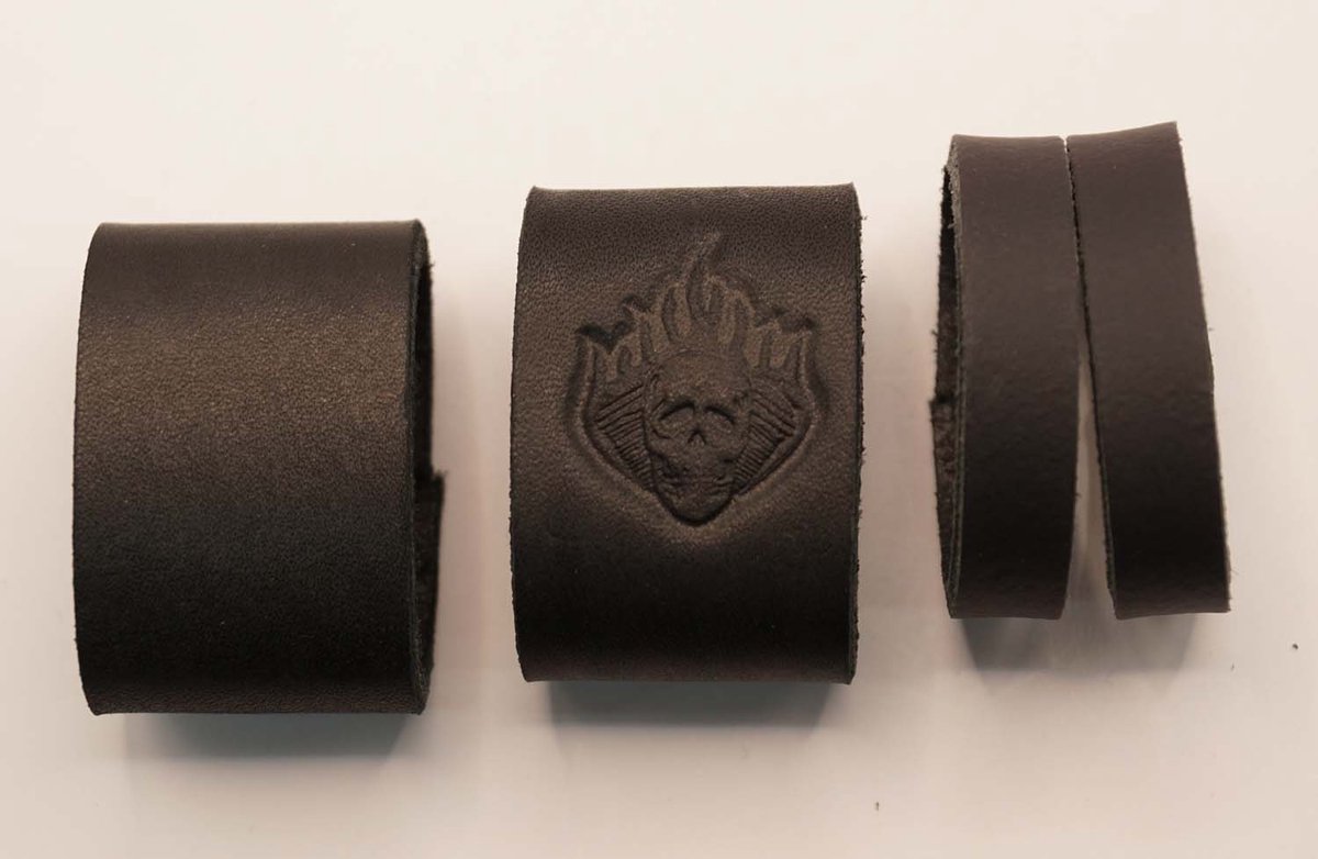 4 Lederen riem lusjes voor broekriem van 4 cm breed, 1x zwart met lus breedte 3 cm en 2x zwart met lus breedte 1 cm en 1x doodskop met lus breedte 3 cm - zwarte leren lusje vervangen voor lederen broekriem - riem repareren nieuw lusje