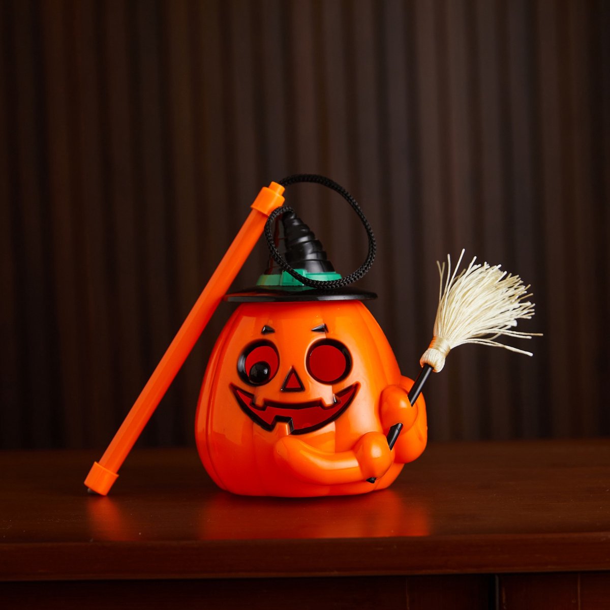 Draagbare - lichtgevende pompoenlantaarn voor Halloween - met handvat - 16x13x11 cm - Feestdecoratie - Geschikt voor binnen en buiten - Geeft licht in het donker