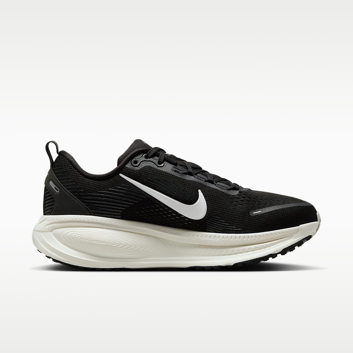 Nike Vomero 18 Sneakers – /Coconut Milk/Light Iron Ore/Summit Vomero Running Dames Sneakers Zwart