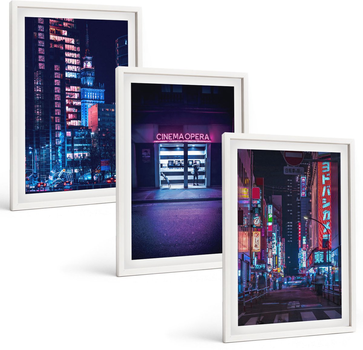 Wallfluent 3-Delige Schilderij Set - Nachtstad Met Neonlichten En Bioscoopingang - 40 x 60 - Muurdecoratie - Schilderijen Set - Woonkamer - Decoratieve Schilderijen