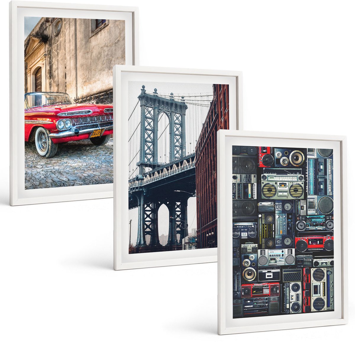 Wallfluent 3-Delige Schilderij Set - Oude Auto Op Straat Bij De Brooklyn Bridge En Retro Audioapparatuur - 40 x 60 - Wanddecoratie - Muurdecoratie - Moderne Interieurdecoratie - Stijlvolle Muurdecoratie
