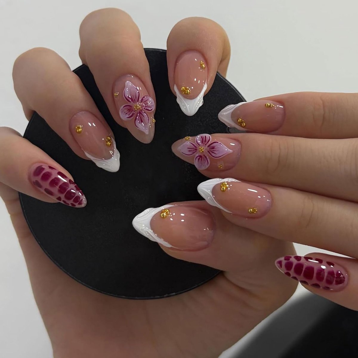 Valse Nagels Set - Korte Amandelvorm - Plump Red met 3D Bloemontwerp - Complete Manicure Set voor Thuis - ShopVlot