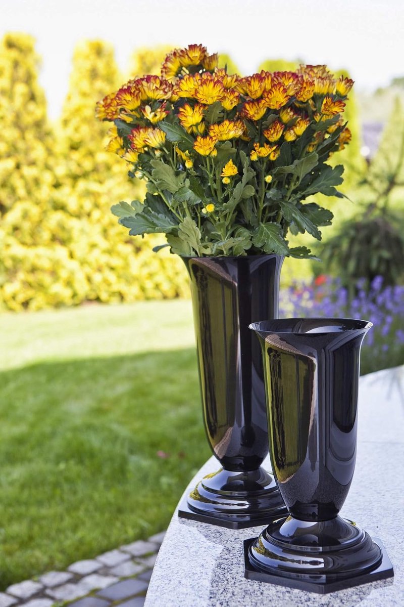 Tymar Grave Vase, Set of 2, Cemetery Vase with Pedestal Grave Decoration, Grave Vase Plastic (White, Diameter 15.5 cm) - ShopVlot