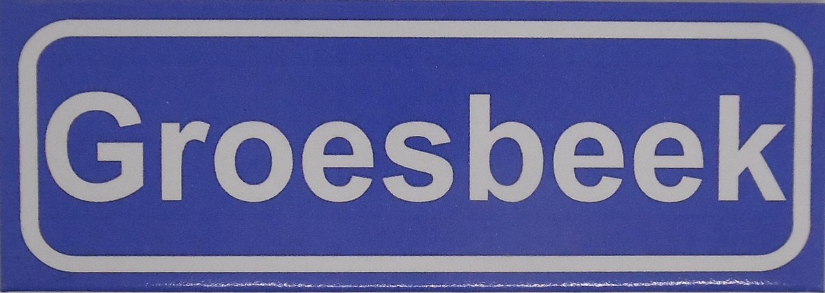 Souv© - koelkast magneet - plaatsnaam bord - kombord - souvenir - koelkastmagneetje - relatiegeschenk Groesbeek