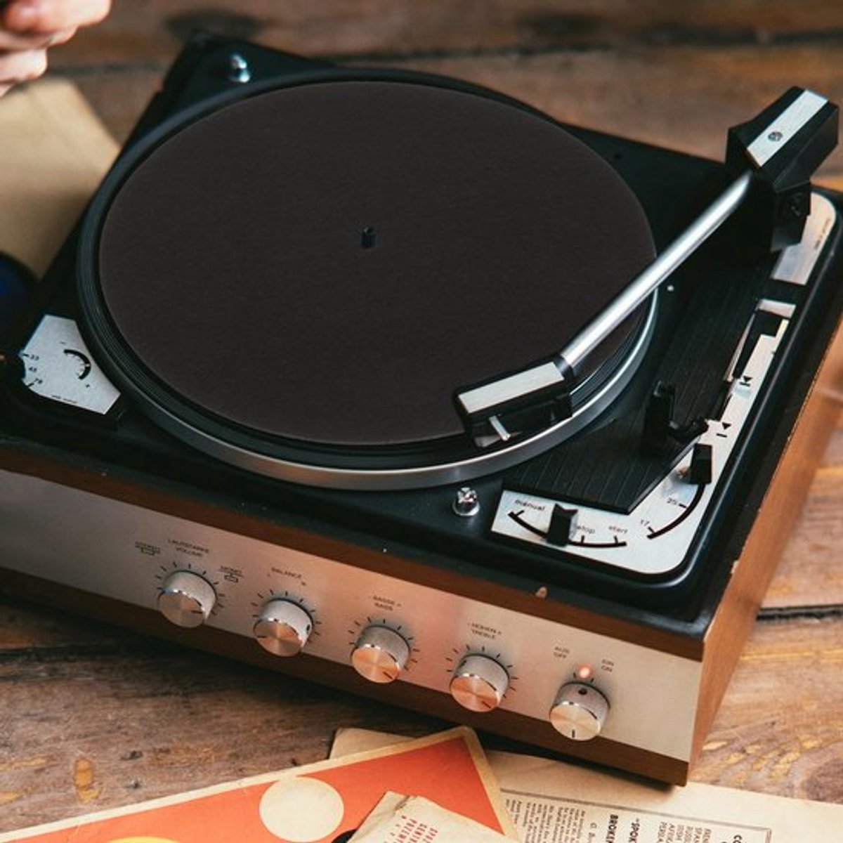 Platenspeler Mat Antistatisch - Vilt - Vermindert Trillingen - Voorkomt Krassen - Geschikt voor LP en Vinyl - 20 cm - Grammofoonmat