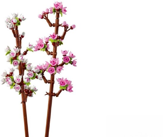 Twee LEGO kersenbloesem takken met bruine stammen en veel roze en witte bloemen.