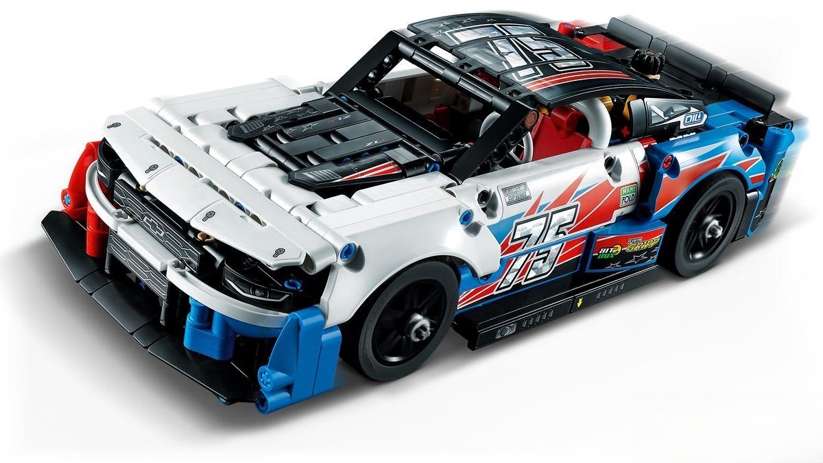 LEGO Technic NASCAR Next Gen Chevrolet Camaro ZL1 Set - 42153 — afbeelding 9
