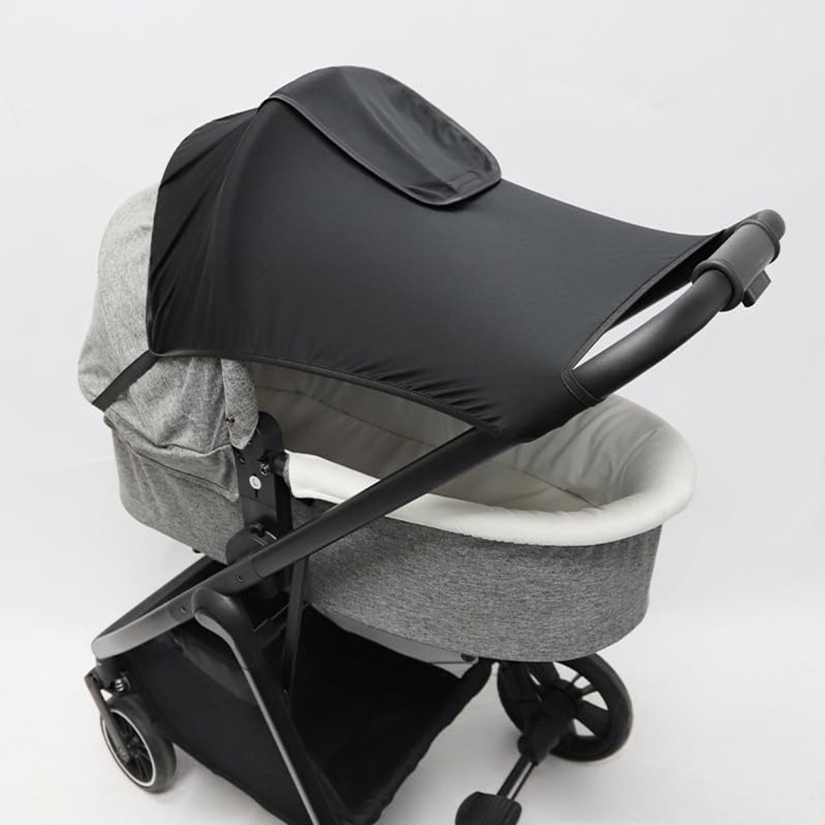 Kinderwagen Zonnescherm - Wandelwagen - Buggy - Met Kijkvenster - Zonnedoek - Spatwaterdicht - Ademend - Parasol - Eenvoudig Te Bevestigen - UV-Doek - Verstelbaar - Past Op Bijna Elke Kinderwagen of Buggy - Universeel - Zwart