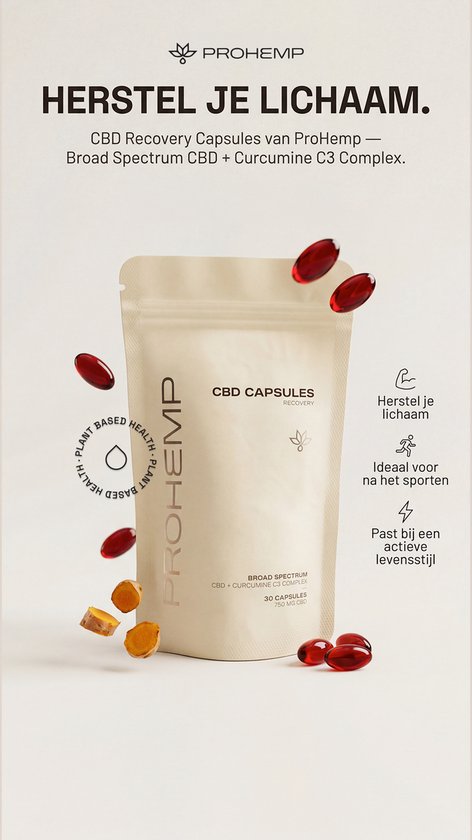 Crèmekleurige pouch van ProHemp met 'CBD Capsules Recovery' erop. Losse rode capsules en gele kurkumastukjes zweven rondom.
