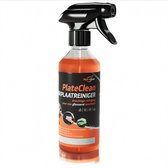Fles PlateClean Kookplaatreiniger met oranje vloeistof en een zwarte spuitkop. Krachtige reiniging voor een glanzend resultaat.