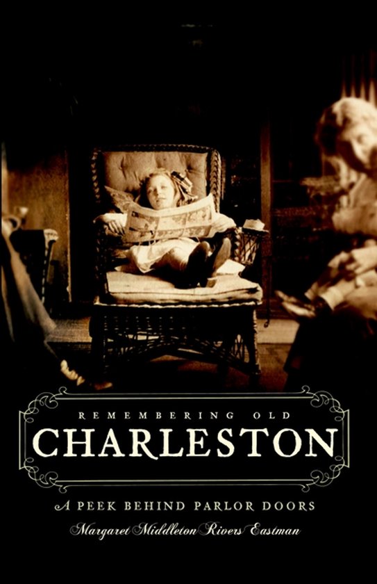 Een meisje zit in een stoel en leest een krant. De titel van het boek is 'Remembering Old Charleston'.