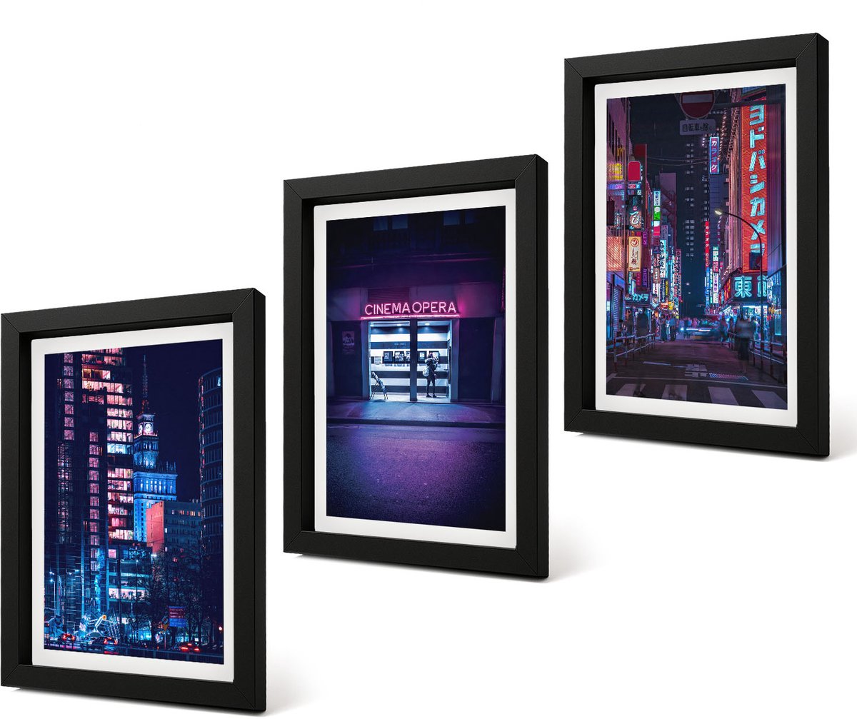 Coloray 4-Delige Schilderij Set - Nachtstad met neonlichten en bioscoopingang - 20 x 30 cm - Stijlvolle Muurdecoratie - Slaapkamer - Moderne Wanddecoratie