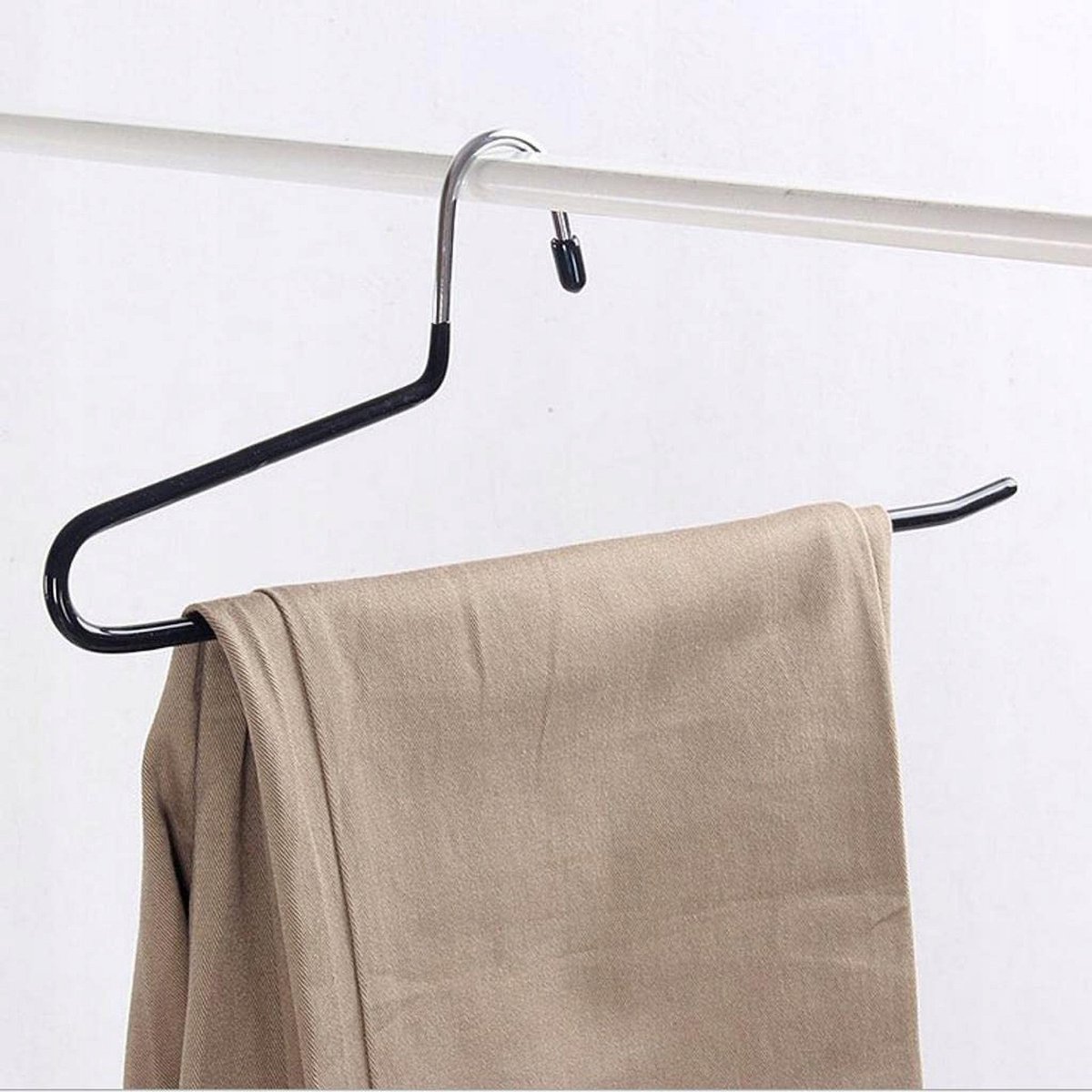20x Merkloze Zwarte Metalen Kledinghangers met PVC Coating