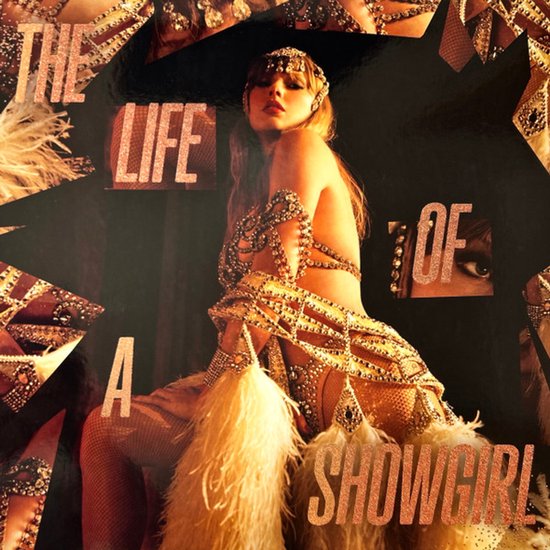 Taylor Swift in een gouden, versierd showgirlkostuum met veren.