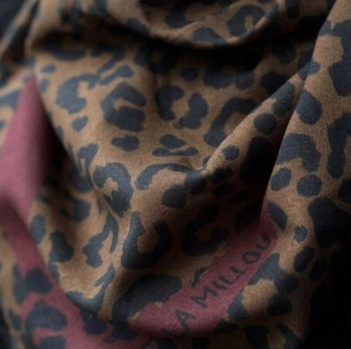 La Millou Leopard Choco Sjaal - Stijlvolle Damesaccessoire