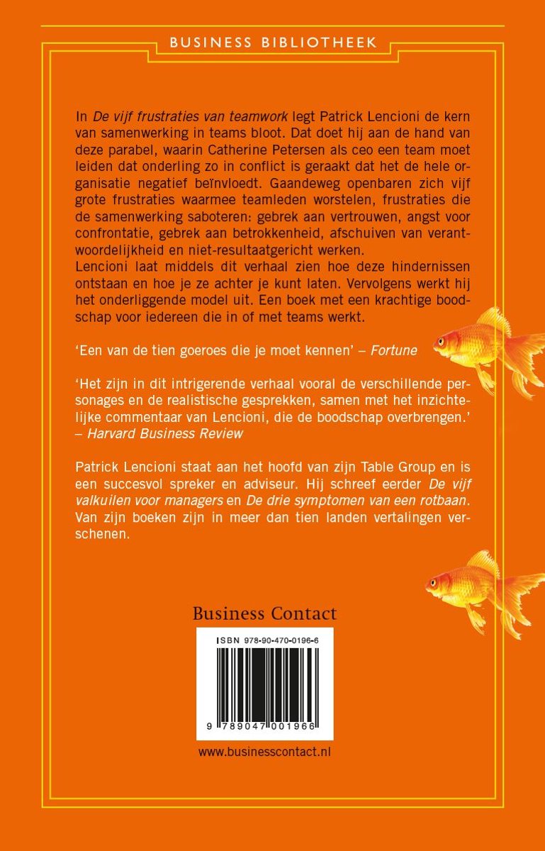 Boek "De 5 frustraties van teamwork" met goudkleurige tekst en een illustratie van twee goudvissen op een blauwe achtergrond.