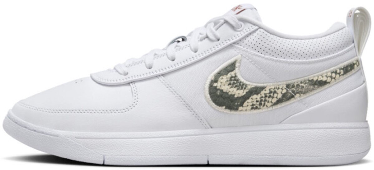 Nike Book 1 ‘Rattlesnake’ Zwart
