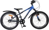 Blauwe en grijze kinderfiets met 20-inch wielen, zwarte banden en voorspatscherm.