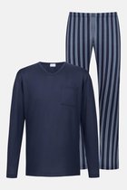 Donkerblauwe Mey pyjamaset met V-hals shirt met borstzak en gestreepte broek.