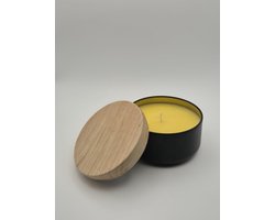 Citronella Geurkaars met Houtlook Deksel - Anti Muggen Kaars - Buitenkaars - Binnenkaars - Zwart Blik - Geur & Klasse