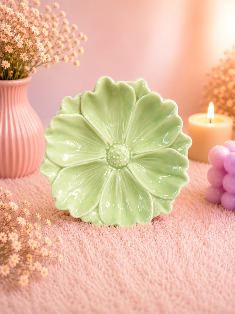 Bloom Petal Bord | Viva Femme | Bord | Servies | Serveerbord | Decoratie | Cadeau | Wonen | Vrolijk | Zomer | Mintgroen | Sierlijk | Bloemvorm | Moederdag