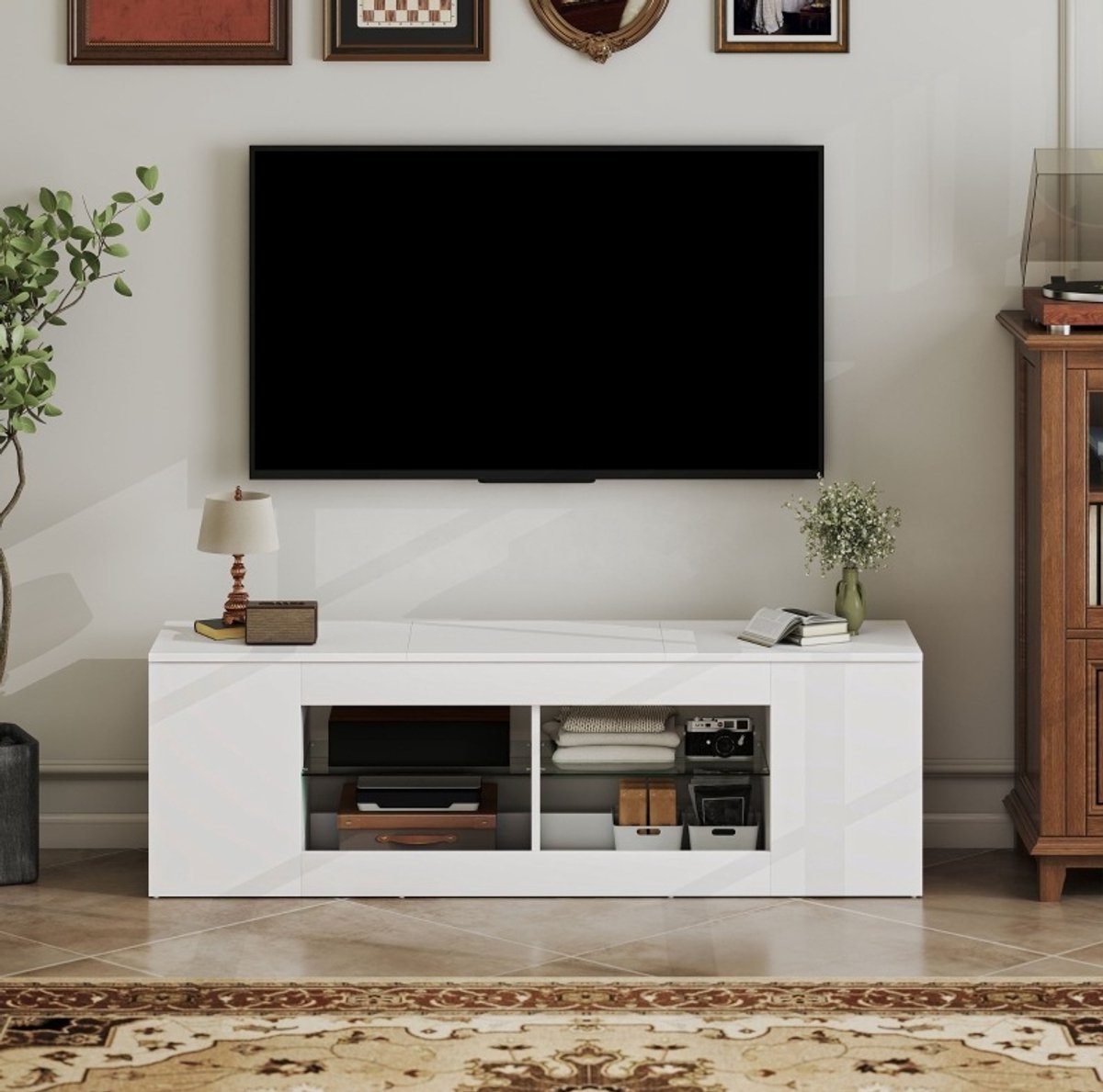 FloraGrace TV-Meubel - Modern Wit Design Met 6 Vakken En 2 Glasplanken - Voor Woonkamer En Mediaopstelling - Spaanplaat - 140X35X42,5 Cm