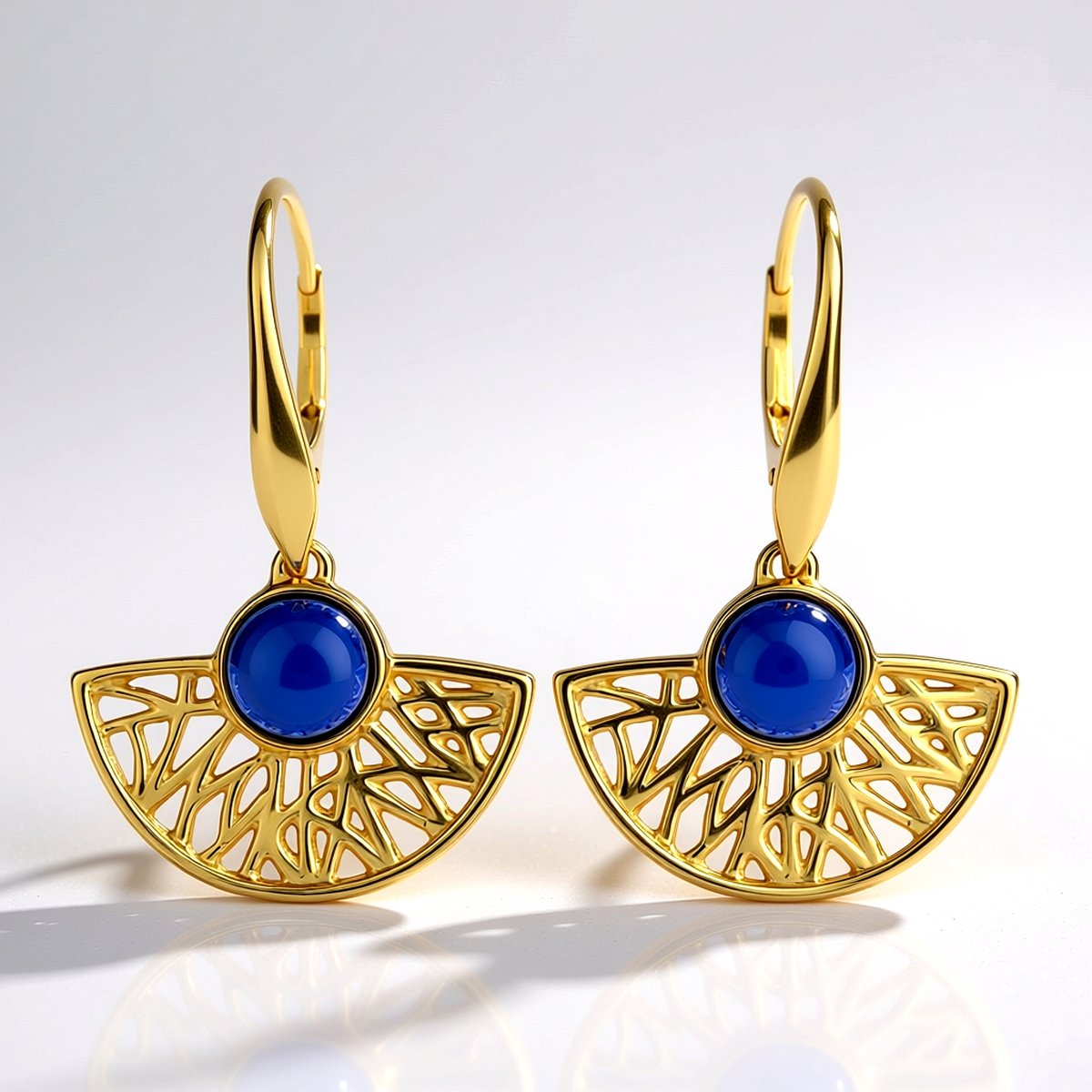 Cavill - Zilveren Oorbellen - 925 Sterling Zilver Verguld - Blauwe Colombiaanse Barnsteen 0,8 ct Rond Cabochon - Lichtgewicht & Elegant Design