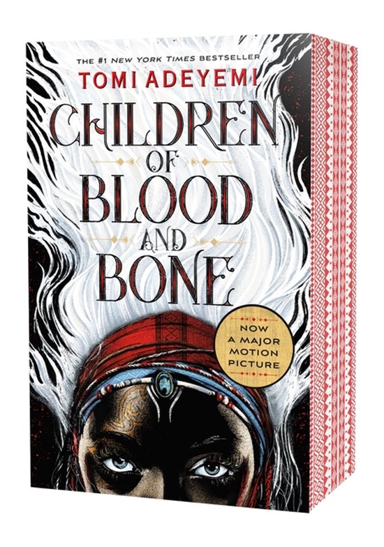 Boekomslag van "Children of Blood and Bone" door Tomi Adeyemi. Een vrouw met witte haren, rode hoofdband en een blauwe sieraad op haar voorhoofd.