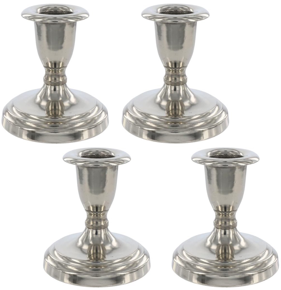 Omgoods - Set van 4 Metalen Kaarsenhouders - Elegante Kaarsenstandaards in Zilver