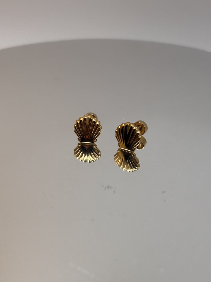Draaiknop Schelp Oorbellen - Goud Stijl - Hypoallergeen - RVS - 316L - Unisex - Waterproof - One Size