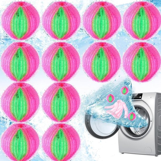 Douze boules de lavage roses et vertes, avec une machine à laver.