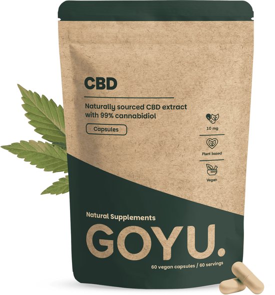 Bruine zak met "CBD" en "Natural Supplements GOYU." in donkergroen. Bevat 60 vegan capsules. Twee capsules liggen op de voorgrond.