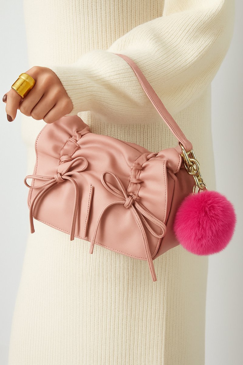Sleutelhanger - fluffy bal - pluche - roze