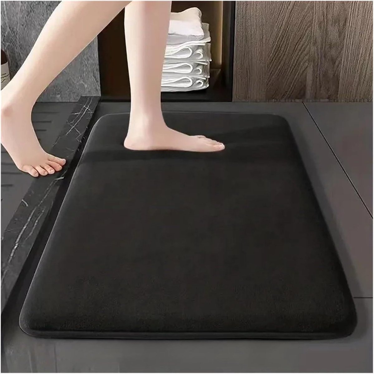 KZQ Antislip Badkamermat - Sneldrogend, zeer absorberend en zacht aanvoelend - Geschikt voor badkamers, entrees en doucheruimtes - 60x90 cm - Zwart