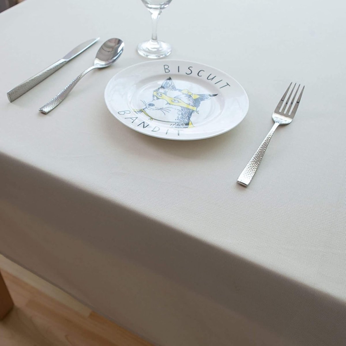 Katoenen Tafelkleed - Decoratief Kleed - Eettafel Aankleden - Kreukherstellend Materiaal - 180 x 130 cm - Beige