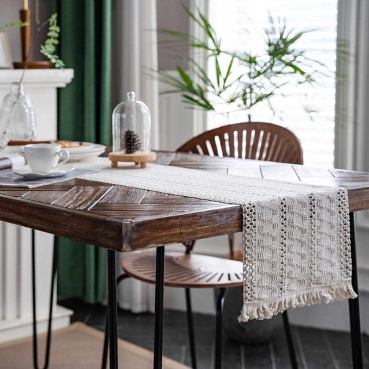 Tafelloper-rechthoek-gehaakt-kant-kwastje-hol-beige-30x160cm-katoen