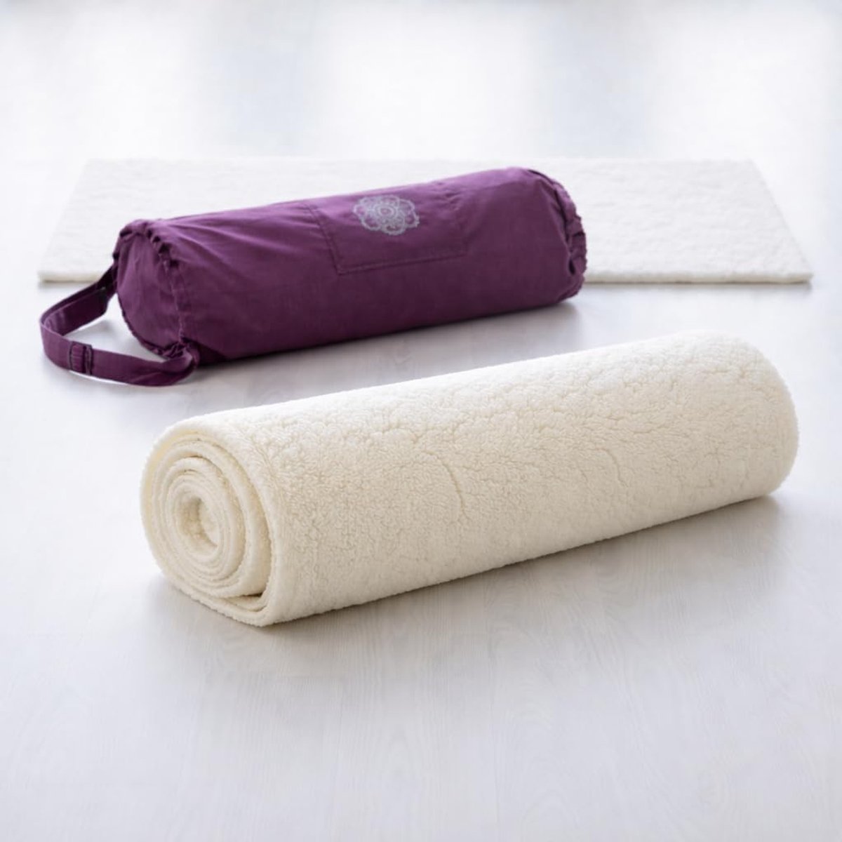 SnelShoppen - Yin Yoga mat Extra Dik Wol 1500g/m2 inclusief Draagtas - Comfortabele en Isolerende Yogamat voor Diepe Ontspanning en Langdurige Oefenin