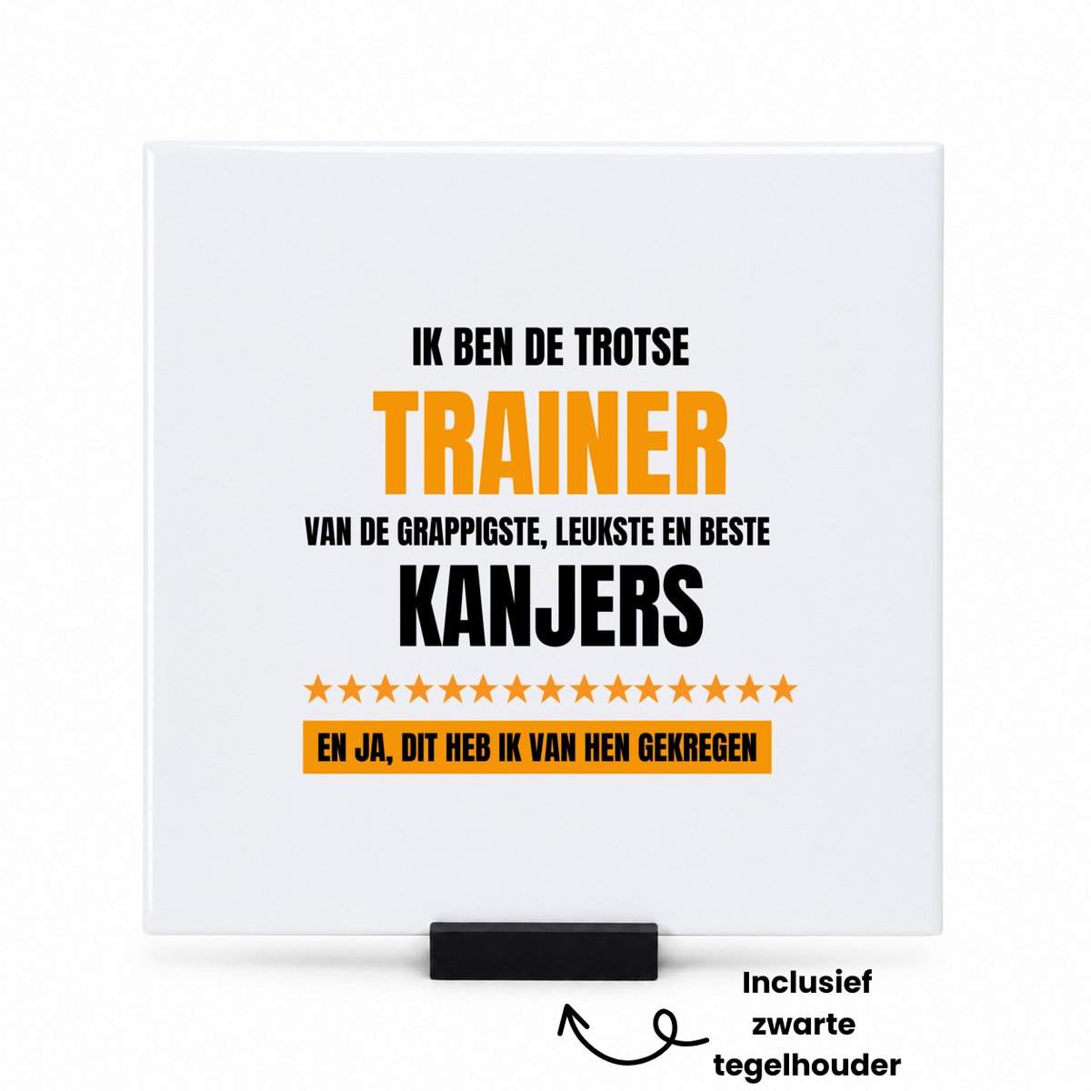 Hacebo Trotse trainer tegeltje met tegelhouder - Trainer - een trainer - tegeltjes met tekst - sport - verjaardagscadeau - cadeau voor trainer - spreuktegels - 15x15 CM Wit