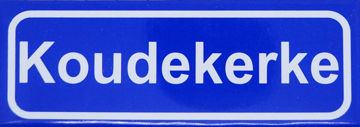 Souv© - koelkast magneet - plaatsnaam bord - kombord - souvenir - koelkastmagneetje - relatiegeschenk Koudekerke